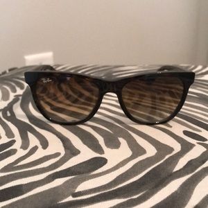 Tortoise wayfarer style Ray Bands